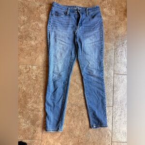 Women’s Universal Thread Size 10/30 Jeans